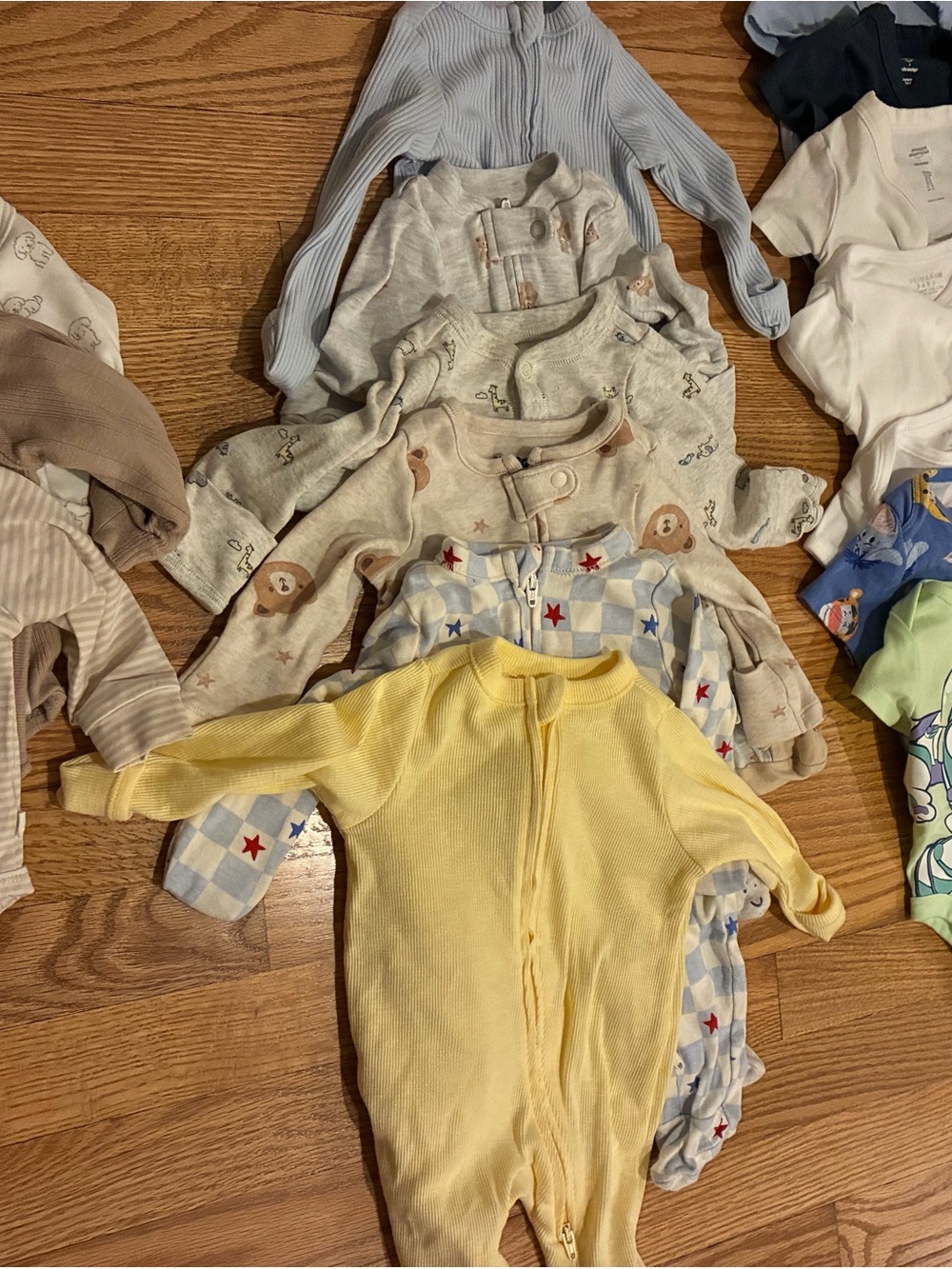 Newborn clothes bundle